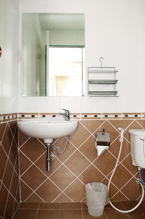 Buakhao Service Home Pattaja Szoba fotó